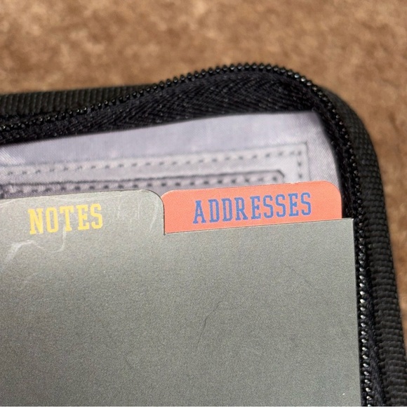 Y2K GAP Yellow and Black Agenda Project Assignment Calendar Binder Journal - Picture 8 of 14